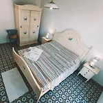 Dommu De Nannai Moro: Con Terrazza Casa vacanze *