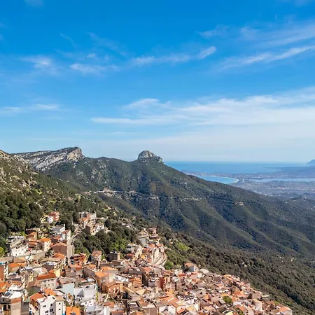 Casa de Férias Dommu De Nannai Moro: Con Terrazza